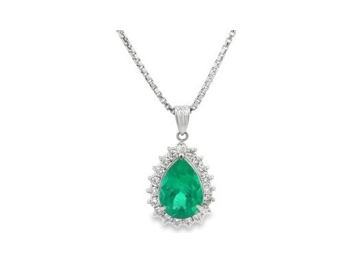 GIA Certified Natural Colombian pear-shaped Emerald and Diamond Pendant in Platinum ,with matching platinum chain 